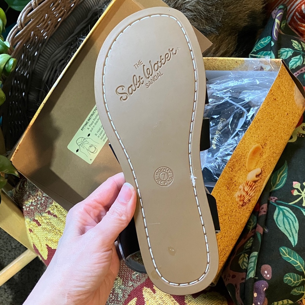New in Box The ORIGINAL Sun-San Saltwater Sandal in BLACK Women's 9 - Picture 9 of 9